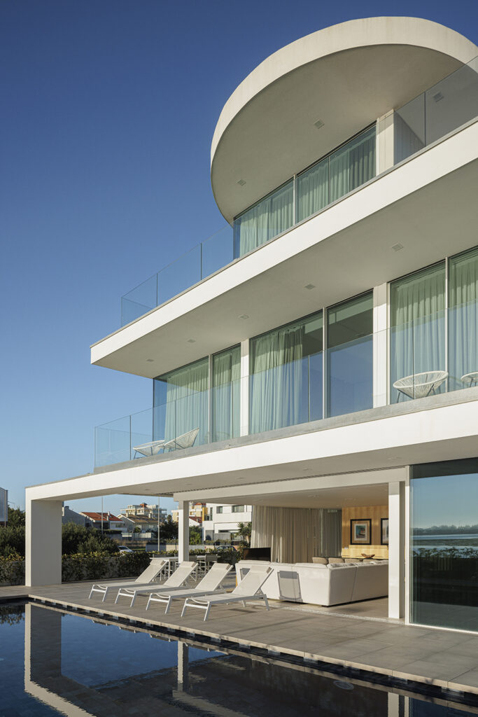 Portugal : design minimaliste pour vue maximaliste