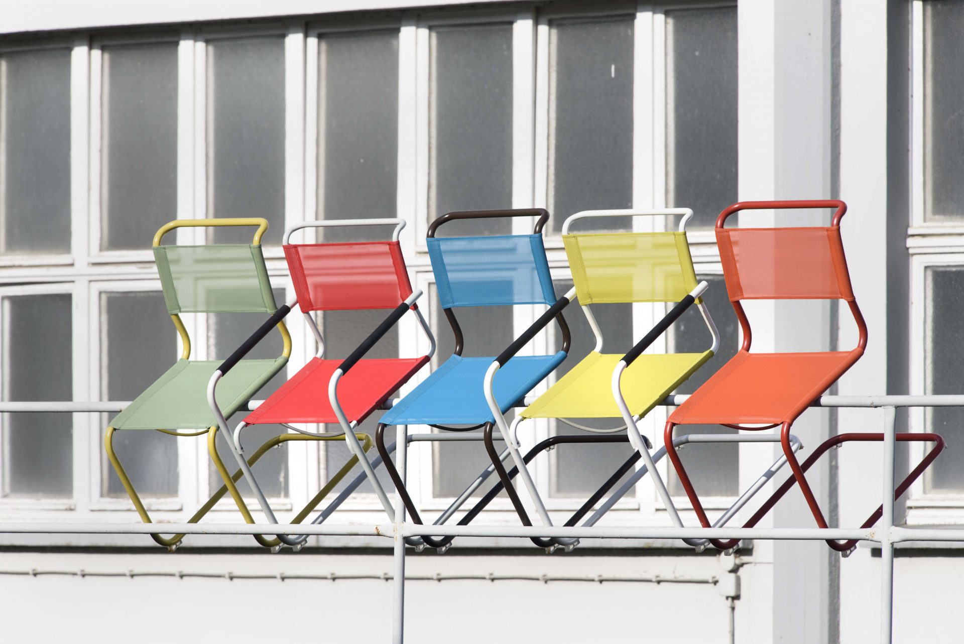 Une collection, quatre saisons : les grands classiques Thonet en acier tubulaire version outdoor