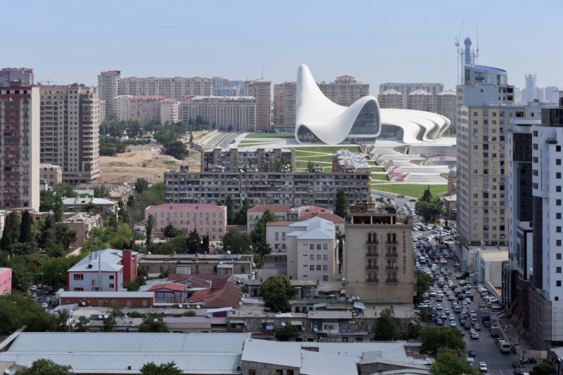 les-courbes-folles-de-larchitecte-zaha-hadid