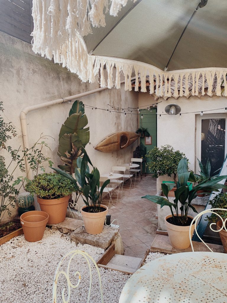 visite-ensoleillee-de-la-maison-acacia-la-ciotat