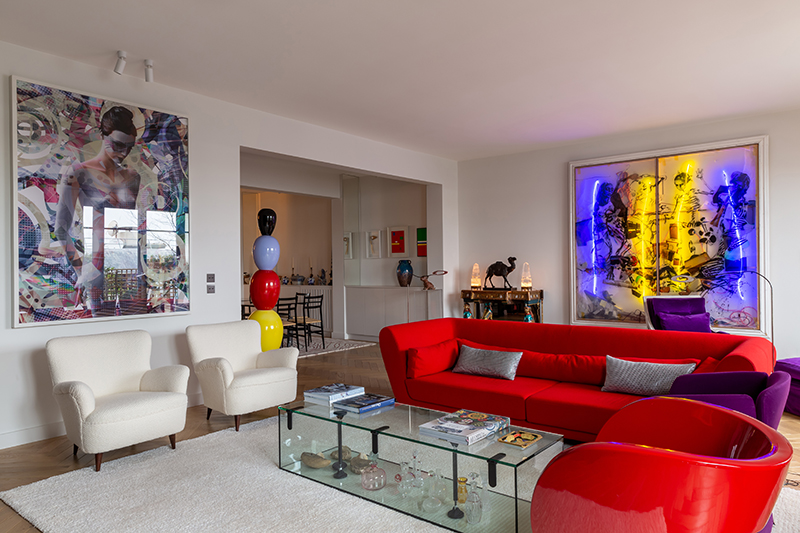 À Paris, un appartement contemporain et coloré