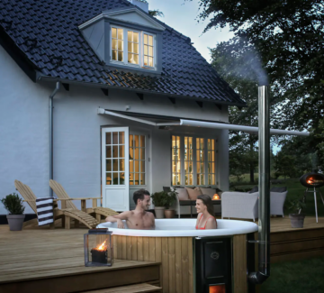 spa intégré dans la terrasse en extérieur