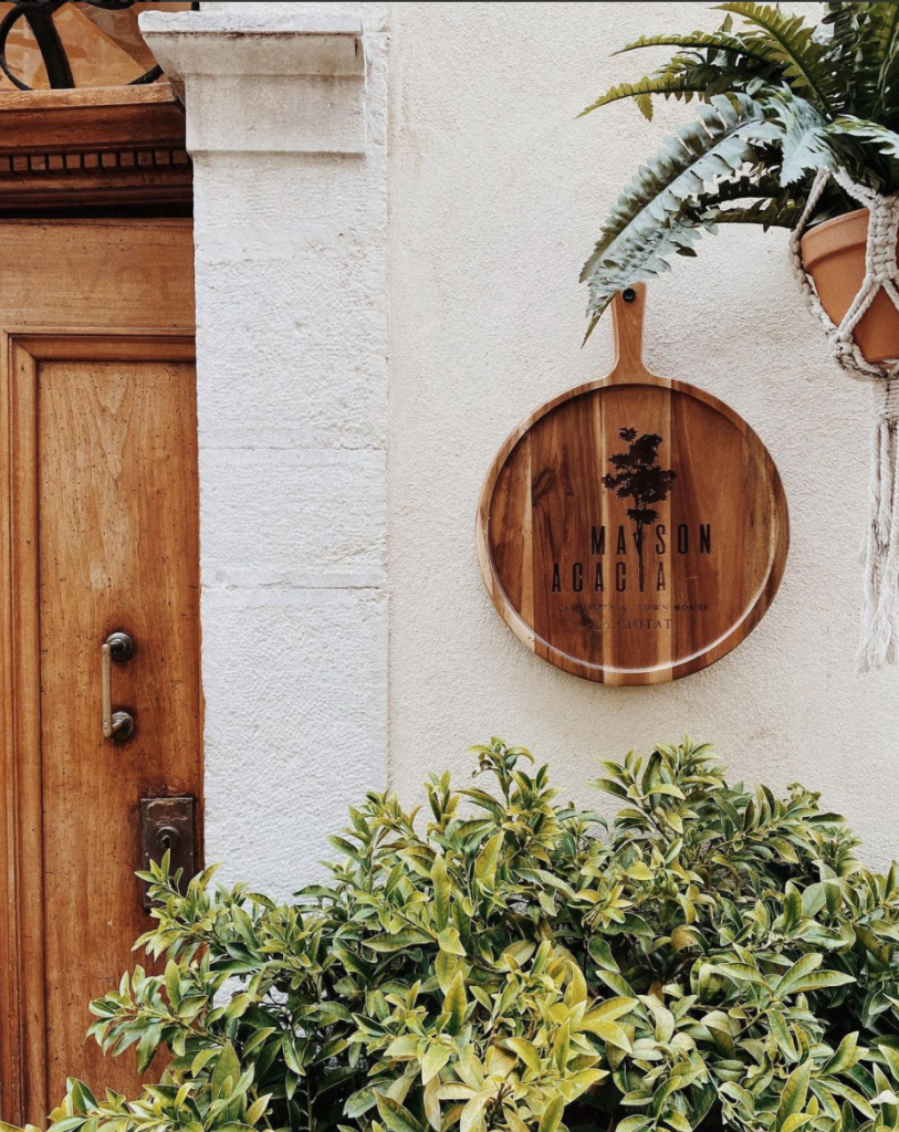 visite-ensoleillee-de-la-maison-acacia-la-ciotat